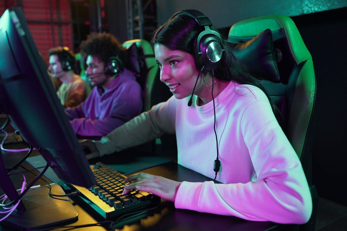 Can I use an ergonomic chair for both work and gaming?